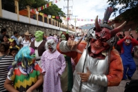 Lunes 2e de septiembre del 2014. San Cristóbal de las Casas. Los personajes y danzantes se encuentran en el Llamado de los Festejos de la Señora de la Merced.