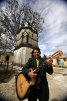 El panteón municipal de la ciudad de San Cristóbal de las Casas ofrece un recorrido por la historia del estado de Chiapas en su arquitectura y en los mausoleos que se encuentran en este lugar.
