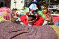 Jueves 22 de septiembre del 2016. San Cristóbal de las Casas. Los pintorescos personajes que en procesión acompañan a la virgen de la Merced por las calles durante el anuncio de las fiestas patronales llenado de colorido  esta colonial ciudad del sureste 