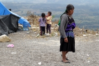 Viernes 23 de noviembre del 2018. Los niños desplazados de Chiapas durante la caravana ««Pies Cansados»» en el tramo carretero entre San Cristóbal de las Casas y Tuxtla Gutiérrrez
