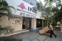 Viernes 15 de mayo del 2015. Tuxtla Gutiérrez. Con la llegada de las urnas para la consulta infantil inicia la distribución de la paquetería electoral para el proceso de elección de representantes federales en Chiapas.