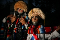 Lunes 17 de enero. Las celebraciones de los Parachicos continúan este dÃa en honor a San Antón o San Antonio Abad continúan en las calles de Chiapa de Corzo donde se siguen congregando los danzantes tradicionales y cientos de turistas que visitan esta col Lunes 17 de enero. Las celebraciones de los Parachicos continúan este dÃa en honor a San Antón o San Antonio Abad continúan en las calles de Chiapa de Corzo donde se siguen congregando los danzantes tradicionales y cientos de turistas que visitan esta col