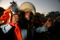 Lunes 17 de enero. Las celebraciones de los Parachicos continúan este día en honor a San Antón o San Antonio Abad continúan en las calles de Chiapa de Corzo donde se siguen congregando los danzantes tradicionales y cientos de turistas que visitan esta col