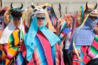 Jueves 18 de enero del 2018. Suchiapa. Las mujeres danzantes de Suchiapa. La participación de las jóvenes dentro de las danzas tradicionales de la comunidad es visible cada año cuando portan los vistosos trajes festivos del Parachico y el Torito en las