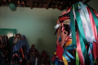Jueves 18 de enero del 2018. Suchiapa. La danza del Parachico y el Torito. Durante la frenética danza surimba convive el Parachico y el Torito en la representación de una faena de brincos y gritos durante las celebraciones de la Fiesta de San Sebastián