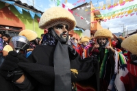 Miércoles 15 de enero del 2014. Chiapa de Corzo. Esta mañana da inicio al tradicional recorrido de Los Parachicos donde estos personajes vestidos con sarapes y mascaras de madera bailan y gritan vivas a los Patronos de esta comunidad de la Ribera del Rio 