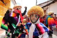 Miércoles 15 de enero del 2014. Chiapa de Corzo. Esta mañana da inicio al tradicional recorrido de Los Parachicos donde estos personajes vestidos con sarapes y mascaras de madera bailan y gritan vivas a los Patronos de esta comunidad de la Ribera del Rio 