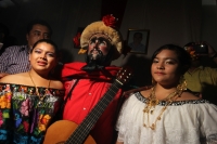 Miércoles 15 de enero del 2014. Chiapa de Corzo. Esta mañana da inicio al tradicional recorrido de Los Parachicos donde estos personajes vestidos con sarapes y mascaras de madera bailan y gritan vivas a los Patronos de esta comunidad de la Ribera del Rio 