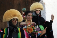 Parachicos. Miércoles 5 de enero. Los danzantes de la fiesta de enero se preparan para realizar los tradicionales recorridos de las Chuntaes, Parachicos y Chiapanecas dentro de la Fiesta Grande de Enero la cual iniciara el día 8 con el Anuncio de la Feria
