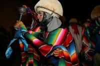 Lunes 10 de enero. Las Chuntaes, Parachicos y Chiapanecas bailan y gritan recorriendo las calles de la comunidad de Chiapa de Corzo durante los primeros días de la Fiesta Grande de Chiapas, la cual ser realiza durante las fiestas patronales de San Sebasti