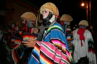 Lunes 10 de enero. Las Chuntaes, Parachicos y Chiapanecas bailan y gritan recorriendo las calles de la comunidad de Chiapa de Corzo durante los primeros días de la Fiesta Grande de Chiapas, la cual ser realiza durante las fiestas patronales de San Sebasti