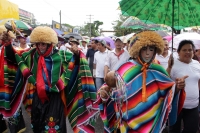 Jueves 9 de junio del 2016. Tuxtla Gutiérrez. La marcha cultural en apoyo al movimiento magisterial con Parachicos esta tarde en el oriente de la capital de Chiapas. Jueves 9 de junio del 2016. Tuxtla Gutiérrez. La marcha cultural en apoyo al movimiento magisterial con Parachicos esta tarde en el oriente de la capital de Chiapas.