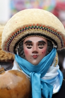 Lunes 18 de enero del 2016. Chiapa de Corzo. Chiapanecas y Parachicos recorren las calles de la colonial ciudad de la ribera del rio Grijalva durante las celebraciones patronales en la fiesta Grande de Chiapas.