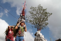 Martes 19 de diciembre del 2017. Zinacatan, Chiapas. Los Floreros continúan con el recorrido de recolección de la Flor de Niluyarilo en las comunidades de la región de Los Altos de Chiapas continuando con el regreso hacia Chiapa de Corzo y Villa de íc