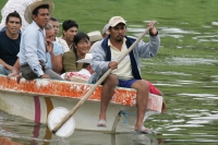 Martes 23 de agosto. Pobladores de las comunidades El Parral y Julián Grajales en la zona del Soconusco del estado de Chiapas transitan por lanchas para transportar los productos comerciales hacia la capital del estado al encontrarse inundado un tramo car Martes 23 de agosto. Pobladores de las comunidades El Parral y Julián Grajales en la zona del Soconusco del estado de Chiapas transitan por lanchas para transportar los productos comerciales hacia la capital del estado al encontrarse inundado un tramo car