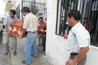 Sábado 25 de diciembre. José de Jesús León Aguilar, Arzobispo y Patriarca de San Pascualito perteneciente a la Iglesia Independiente Ortodoxa de México falleció este viernes 24 por lo que su cuerpo permaneció dentro de esta iglesia donde fue honrado por l