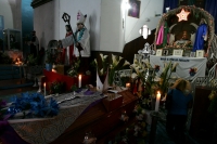Sábado 25 de diciembre. José de Jesús León Aguilar, Arzobispo y Patriarca de San Pascualito perteneciente a la Iglesia Independiente Ortodoxa de México falleció este viernes 24 por lo que su cuerpo permaneció dentro de esta iglesia donde fue honrado por l