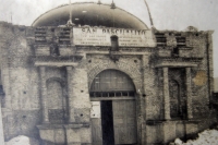 Sábado 25 de diciembre. Colección Particular. Fotos de época entre los años 40´s y 50´s del Barrio de San Pascualito, donde se observa a personajes principales y el desarrollo de la obra de la construcción de su iglesia.