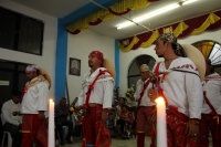 Jueves 22 de diciembre del 2016. Tuxtla Gutiérrez. La danza de los pastores zoques. La comunidad de Zoque realiza el elegante Baile de Pastores, danza que consta de complicados pasos acompañados por los músicos tradicionales en tres grupos de una docena d Jueves 22 de diciembre del 2016. Tuxtla Gutiérrez. La danza de los pastores zoques. La comunidad de Zoque realiza el elegante Baile de Pastores, danza que consta de complicados pasos acompañados por los músicos tradicionales en tres grupos de una docena d