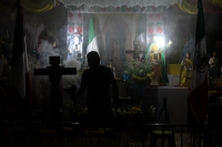 Jueves 22 de diciembre del 2016. Tuxtla Gutiérrez. La danza de los pastores zoques. La comunidad de Zoque realiza el elegante Baile de Pastores, danza que consta de complicados pasos acompañados por los músicos tradicionales en tres grupos de una docena d