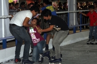 Martes25 de diciembre del 2012. Tuxtla Gutiérrez, Chiapas. Los Tuxtlecos se enfrentan a la aventura de patinar sobre hielo esta navidad en el parque central.