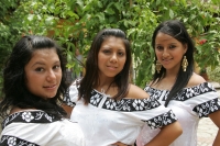 Lunes 11 de julio. Jóvenes copainaltecos realizan la presentación de las danzas tradicionales de la comunidad durante el evento de Patrimonito 2011 organizado por el Comité Raíces de mi Pueblo y el comité del Servicio Voluntario Internacional de la Unesco