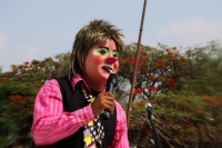 Viernes 29 de abril. Los payasitos y los diferentes personajes de botargas esperan asistir a los festejos del día del niño en este fin de semana.