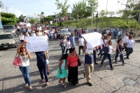Domingo 12 de julio del 2015. Tuxtla Gutiérrez. Lo que sería el cierre de compaña de un candidato político en el parque Morelos-Bicentenario por la prohibición del ayuntamiento y la veda electoral se convirtió en una marcha ciudadana donde las consignas f