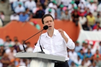 Jueves 10 de noviembre. Peña Nieto acompaña al Huero Velazco
