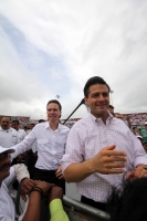 Jueves 10 de noviembre. Peña Nieto acompaña al Huero Velazco