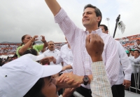 Jueves 10 de noviembre. Peña Nieto acompaña al Huero Velazco