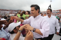 Jueves 10 de noviembre. Peña Nieto acompaña al Huero Velazco
