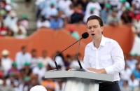 Jueves 10 de noviembre. Peña Nieto acompaña al Huero Velazco
