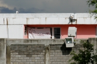 Continua el conflicto al interior de Penal el Amate, ahora los presos piden ayuda al exterior utilizando el equipo de perifoneo que controlan en el interior y piden ayuda con sabanas para que no sean sometidos por la fuerza pública y agradecen al ejercito