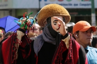 Miércoles 4 de diciembre del 2019. Tuxtla Gutiérrez. Parachicos durante las peregrinaciones de esta temporada