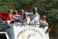 Miércoles 8 de diciembre. Los peregrinos recorren la carretera internacional entre San Cristóbal de las Casas para visitar los diferentes centros religiosos ubicados en la depresión central del estado de Chiapas. Miércoles 8 de diciembre. Los peregrinos recorren la carretera internacional entre San Cristóbal de las Casas para visitar los diferentes centros religiosos ubicados en la depresión central del estado de Chiapas.