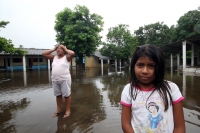 Miércoles 4 de junio del 2014. Tonala, Chiapas. Varias colonias y caseríos en la zona de Puerto Arista dejan a familias incomunicadas durante las lluvias de las últimas horas.