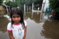 Miércoles 4 de junio del 2014. Tonala, Chiapas. Varias colonias y caseríos en la zona de Puerto Arista dejan a familias incomunicadas durante las lluvias de las últimas horas.
