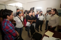 Martes 3 de marzo del 2015. Tuxtla Gutiérrez. Dos jóvenes mujeres solicitan el contrato civil en el registro de la capital del estado de Chiapas después de que organizaciones sociales interpusieran un amparo indirecto para el acceso al matrimonio igualita