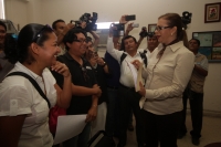 Martes 3 de marzo del 2015. Tuxtla Gutiérrez. Dos jóvenes mujeres solicitan el contrato civil en el registro de la capital del estado de Chiapas después de que organizaciones sociales interpusieran un amparo indirecto para el acceso al matrimonio igualita