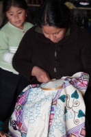 Domingo 7 de febrero del 2016. San Lorenzo Zinacantan. Una familia de artesanos espera poder entregar un presente SS Francisco