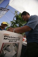 Los pobladores de la ciudad de Ocosocuautla de Espinoza participan esta mañana en el plebiscito que lleva a cabo para conocer la opinión de las personas sobre la propuesta de cambiarle el nombre de esta ciudad a Coita, nombre que deriva su toponimia y uso