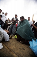 Una persona muerta, un numero indeterminado de golpeados, cuatro vehículos destrozados y daños materiales es el saldo después del enfrentamiento sostenido entre militantes priistas en la comunidad de Oxchuc, donde este medio día se llevo a cabo el plebisc