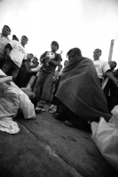 Una persona muerta, un numero indeterminado de golpeados, cuatro vehículos destrozados y daños materiales es el saldo después del enfrentamiento sostenido entre militantes priistas en la comunidad de Oxchuc, donde este medio día se llevo a cabo el plebisc