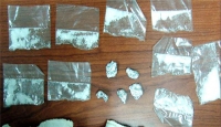 Capturan a sujeto con droga en Frontera Comalapa  ·         Le aseguraron varias dosis de cocaína     Enrique Vázquez Palacios     Elementos de la Policía Estatal Preventiva (PEP) destacamentados en el municipio de Frontera Comlapa, capturaron a un sujeto