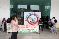 Jueves 23 de noviembre del 2017. Tuxtla Gutiérrez. Policí­as y trabajadores del ayuntamiento tuxtleco protestan y toman las instalaciones del edificio de la administración municipal.