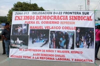 Lunes 11 de noviembre del 2013. Tuxtla Gutiérrez. Esta mañana el movimiento magisterial bloquea las entradas a la capital de Chiapas.