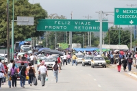 Lunes 11 de noviembre del 2013. Tuxtla Gutiérrez. Esta mañana el movimiento magisterial bloquea las entradas a la capital de Chiapas.