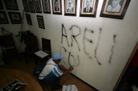 Militantes del PRI, marchan por la Calle Central para protestar ante la cúpula nacional para exigir la renuncia de Arely Madrid de la dirigencia estatal, posteriormente llegaron al edificio de Santo Domingo para tomar las instalaciones de este partido y d
