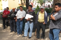 Lunes 27 de agosto del 2012. San Cristóbal de las Casas, Chiapas. Indígenas discriminados y retenidos por sufragar por un partido diferente al decidido en asamblea en las elecciones pasadas, sufren la segregación en el ejido Galeana del municipio de La In